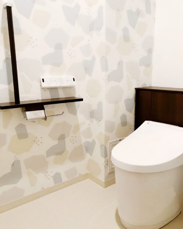 収納力もアップ！清潔感あふれるトイレリフォーム事例